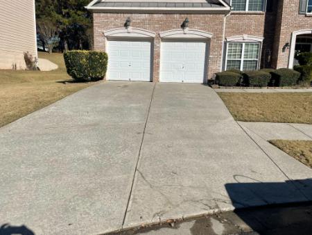 Common Driveway Stains and How Thrare Contracting Can Remove Them